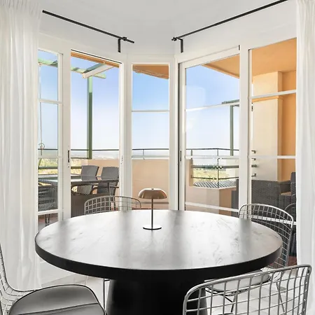 דירה Unmatched Location, Breathtaking Views, Garage *