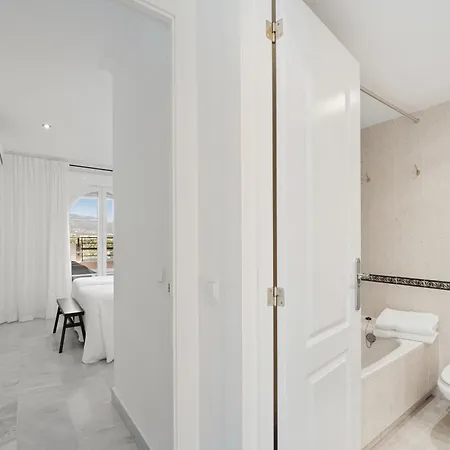 Unmatched Location, Breathtaking Views, Garage * Marbella