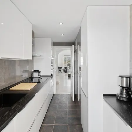 דירה Unmatched Location, Breathtaking Views, Garage *