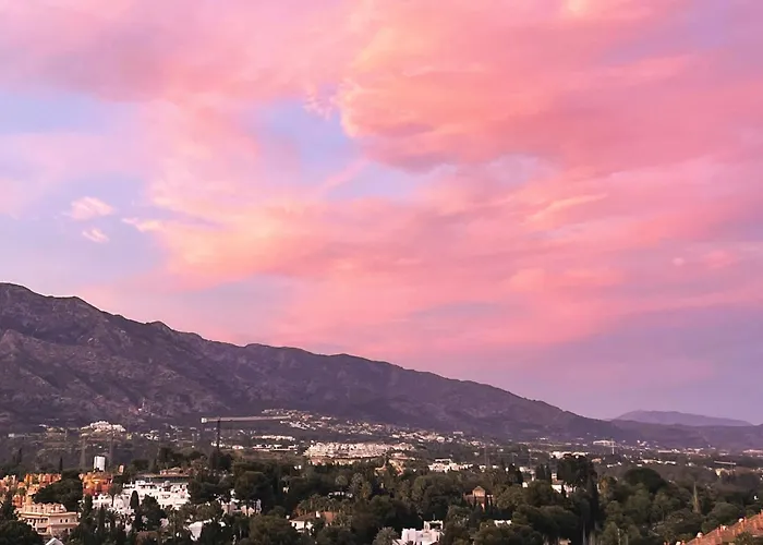 Unmatched Location, Breathtaking Views, Garage Daire Marbella