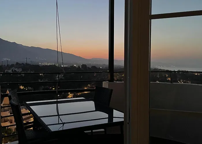 Daire Unmatched Location, Breathtaking Views, Garage Marbella