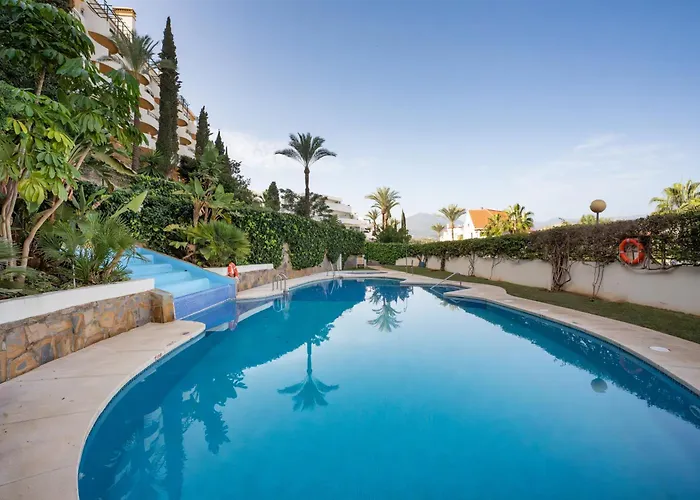 Unmatched Location, Breathtaking Views, Garage Апартаменти