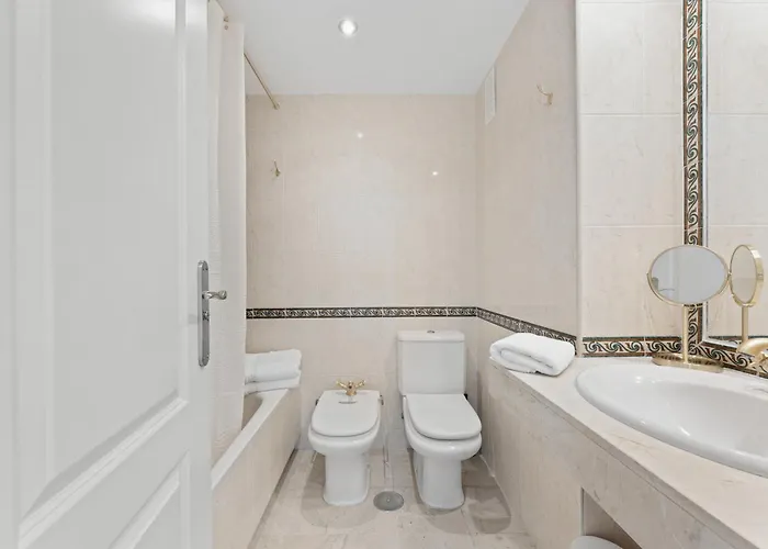 Apartament Unmatched Location, Breathtaking Views, Garage